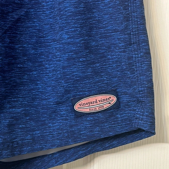 Vineyard Vines Men’s Red White Blue Swim Trunks Size Small - Picture 2 of 11